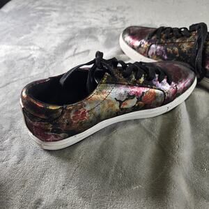 Kenneth Cole Women’s 10N Leather Sneakers Black Metallic Floral Low Top Casual
